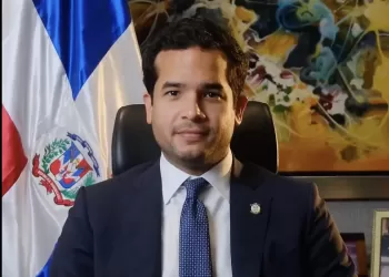 Omar Fernández Agradece Apoyo, Pero Aclara Que No Busca Candidatura Presidencial